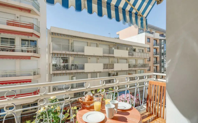 Apartment near Martinez by Weekome