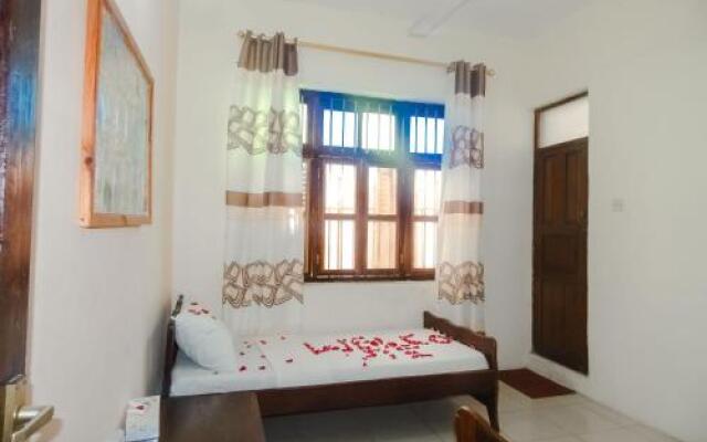 Flamingo Guest House Znz