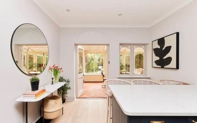 The Fulham Wonder - Stylish 4bdr Flat With Garden