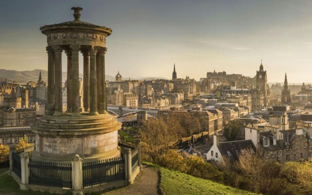 Luxurious Central Edinburgh Apartment - Sleeps 6