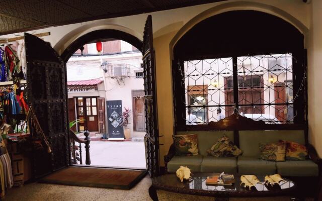 Shangani Hotel