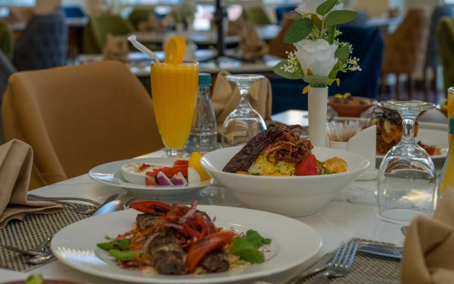 Rosemond Al Hamra