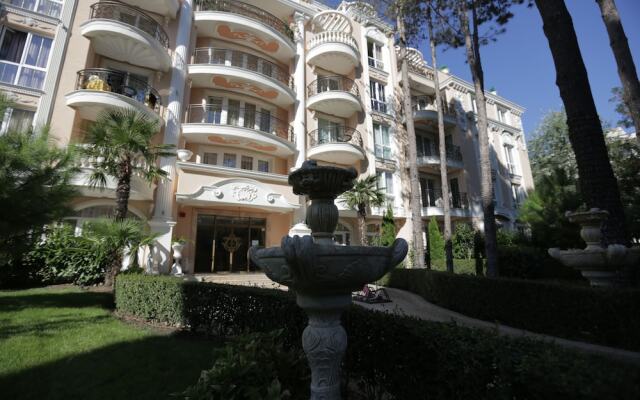 Luxury Apartment in Anastasia Palace