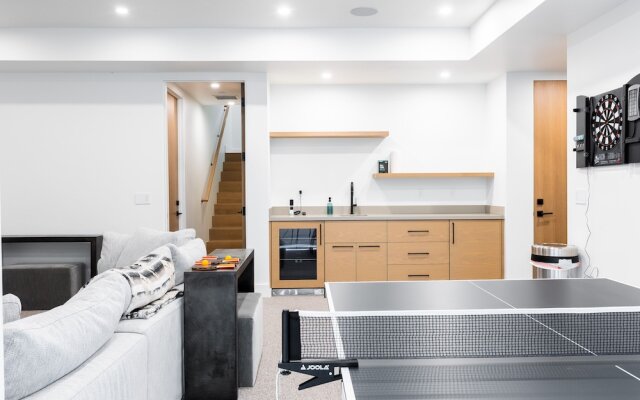 Modern Mountain Retreat