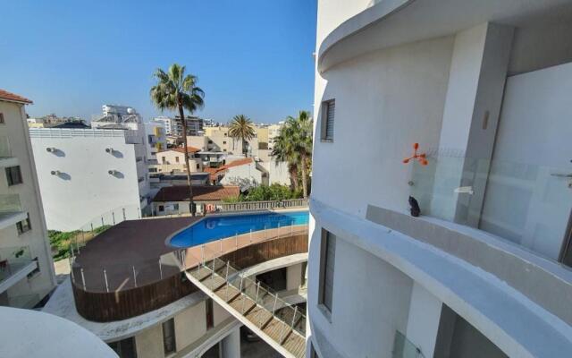 Anamor apartment 408