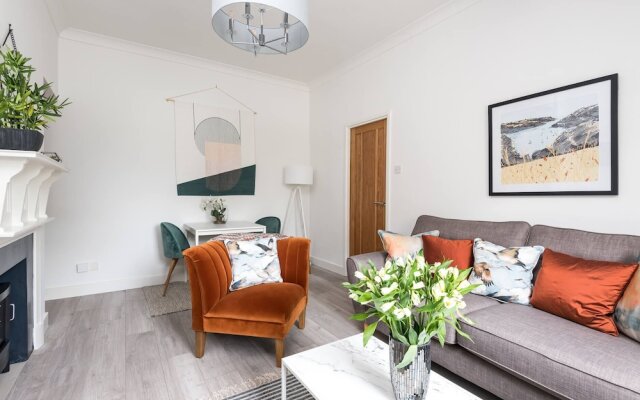 Host Stay Feversham House
