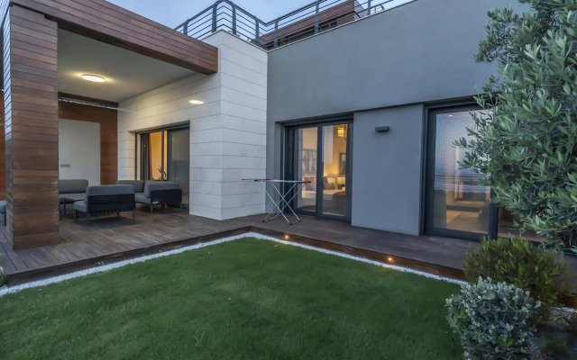 Red Rock Hotel & Suites by Selvese