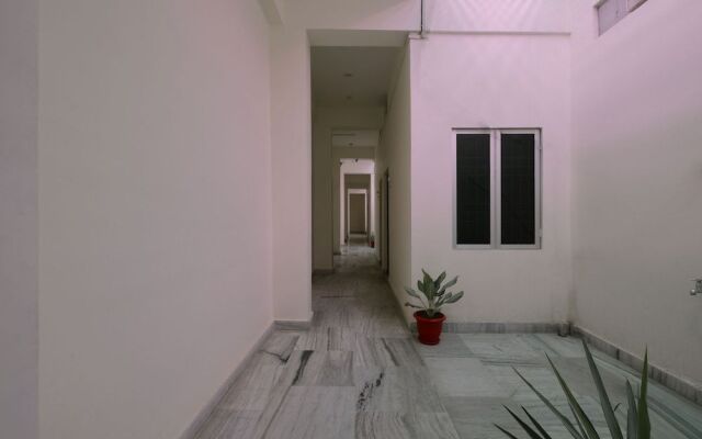OYO 12193 Sandhya Hotel