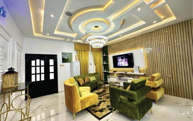 Pharrel Diplomatic Plus 3 Bedroom Suite