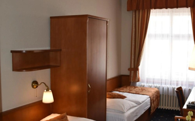 Nash Suites Airport Hotel