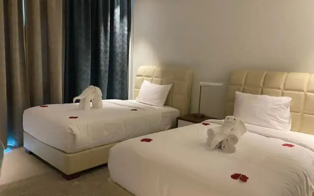 Waterfront Hotel and Apartment