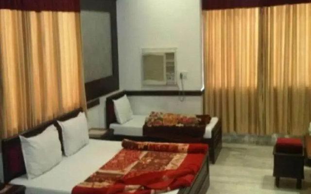 Hotel Ambaji International