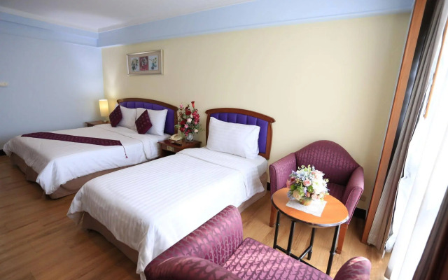 Karnmanee Palace Hotel