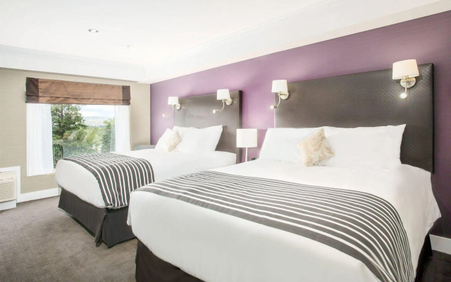 Sandman Signature Kamloops Hotel