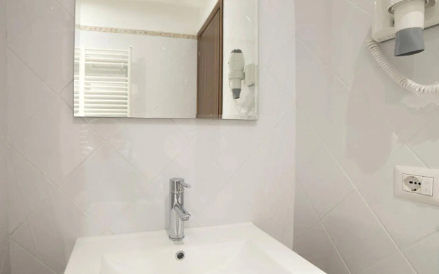 Di Fronte alla Cupola