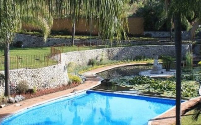 Jardi Hotel