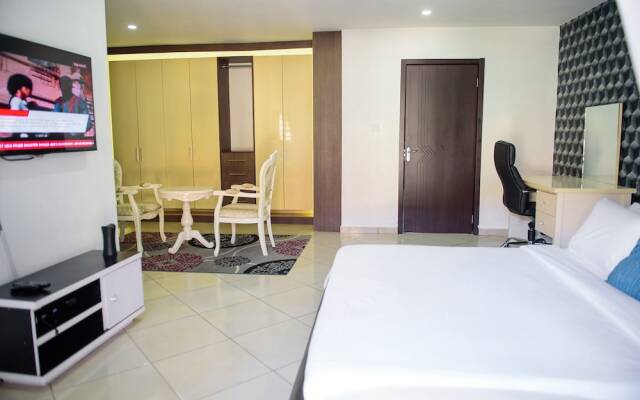 Furnished 4 Beds Semi-det House in Abuja, Nigeria