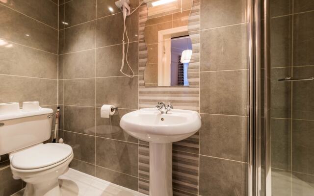 Royal Guest House by Saba