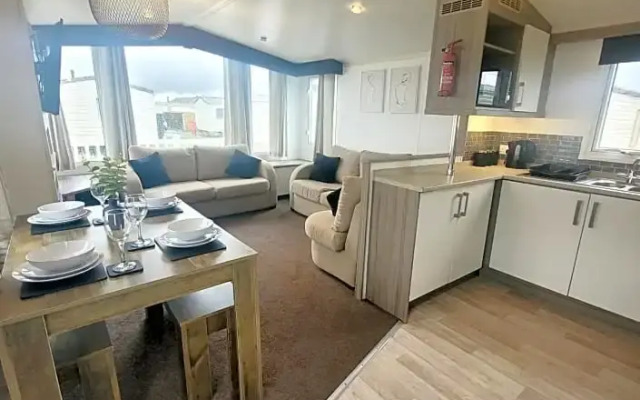 Golden Palm Getaway's PG143