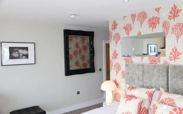 Luxury Pebble House 180 Degrees Sea View