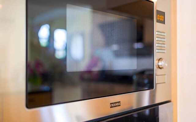 Luxury 5 Bedroom Villa nr to Beach - SRS