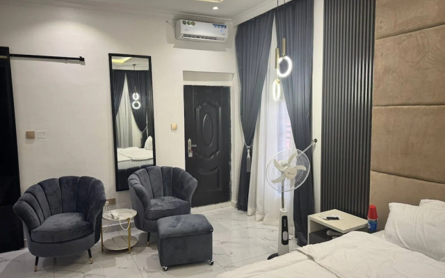 Serene Oasis in Lagos - Private Pool & Relaxing Ambiance
