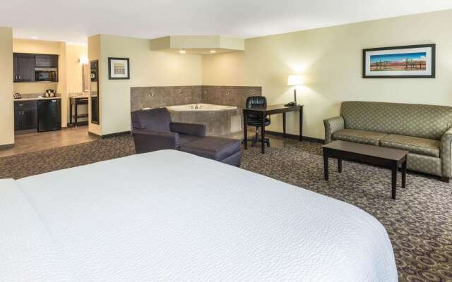 La Quinta Inn & Suites by Wyndham Las Vegas Airport South