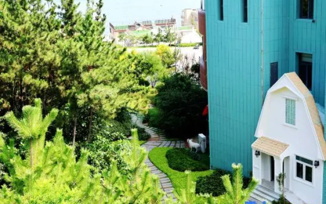 Kiki Serendipity Hotel