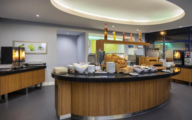 Holiday Inn Express London Heathrow T5 by IHG