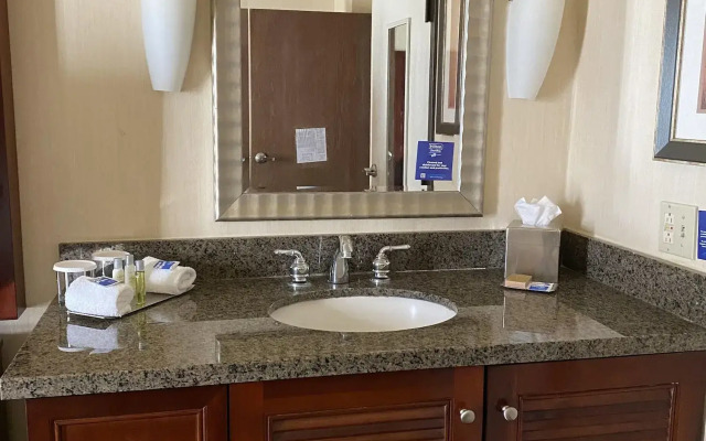 DoubleTree Suites by Hilton Tucson Airport