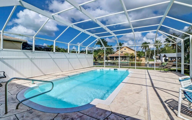 4836/4838 Esplanade St B-pool
