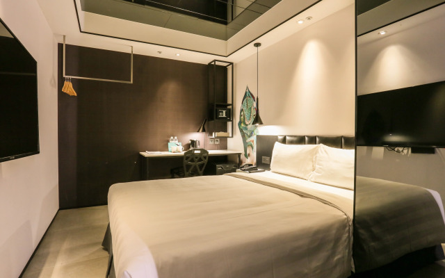 Hotel Papa Whale