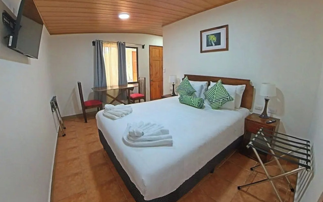 Casa Jungle Monteverde Bed & Breakfast