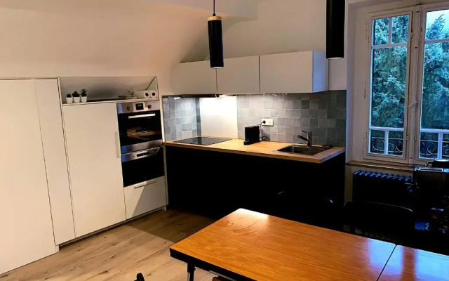 Elegant 3 Pieces - Parking