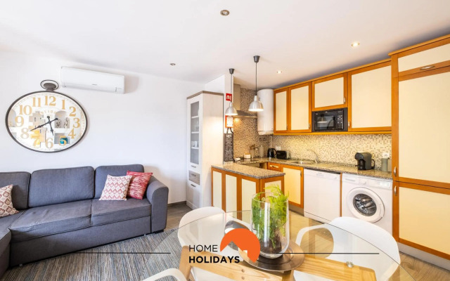 #094 Lovely Oura Beach Flat Only 5m NewTown