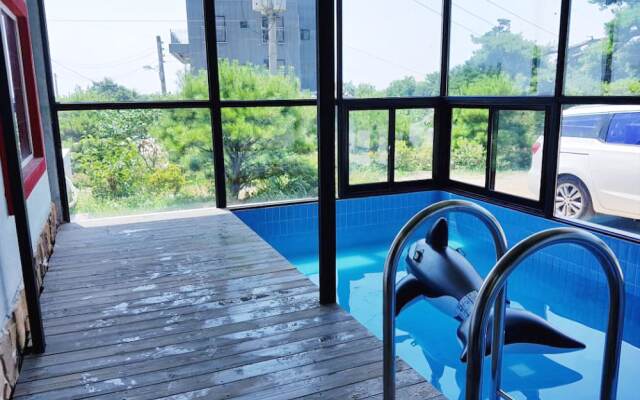 Daebudo White Pension