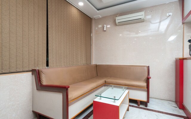 Spot On 37272 Alfa Palace