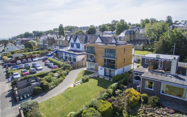 Seafront Quay West Apartments