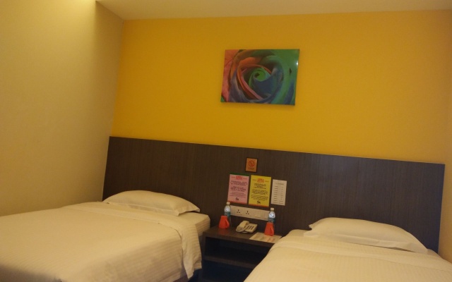 Check Inn KK – Guest Rooms – Kota Kinabalu