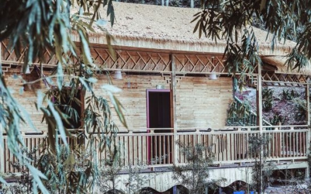 Bamboo Grove Courtyard Hainan's Home Homestay — 2-star hotel in Yibin