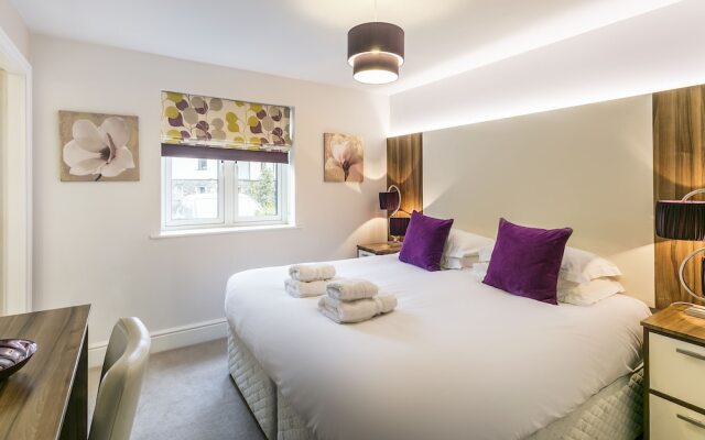 Golf Apartment @ Carus Green