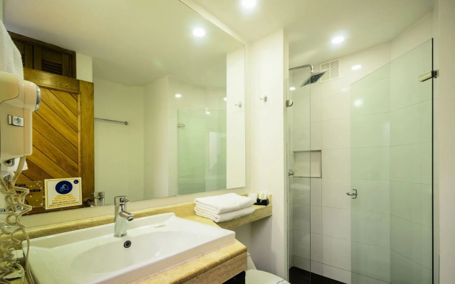 Travelers Suites Edificio Fontana Plaza