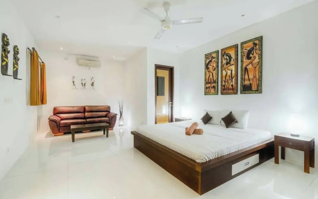 3 BR, 250 Sqmt Villa, Terrace, 10 min Available