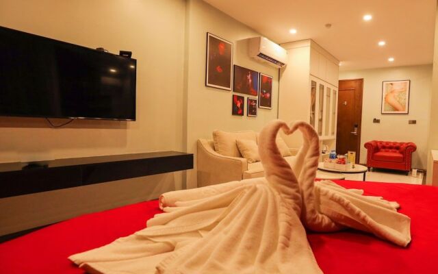 Golden Hotel 2