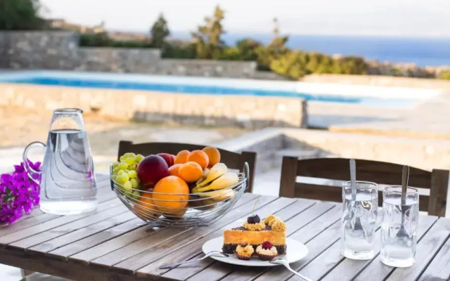 Kallirroe Deluxe Villa with Sea View and Pool