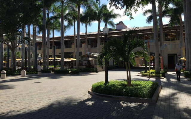 Luxury Suite in Coral Gables by LYX Miami Suites