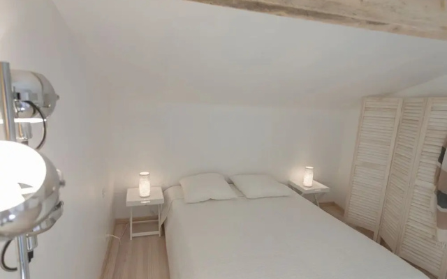 Charming Villa in Siran With Pool