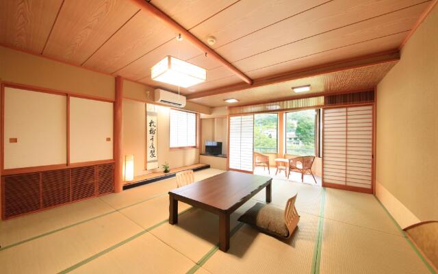 MICASA (Minakami Hot Spring Ryokan)
