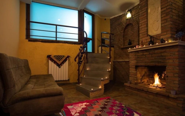 Vaki Hotel