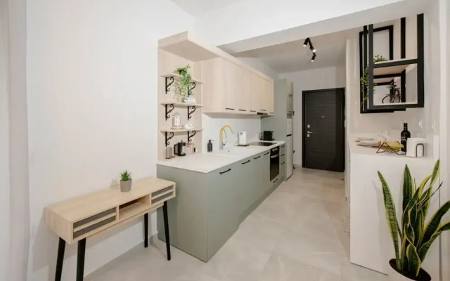 Minimal Chic Retreat Suite